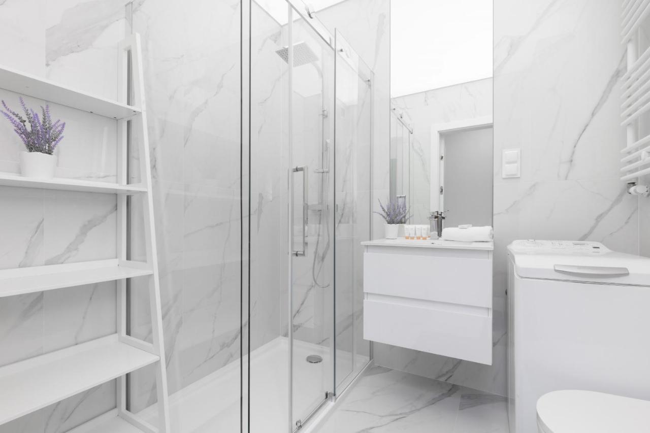 Stylish Przedpole With Balcony & Parking By Renters Apartment