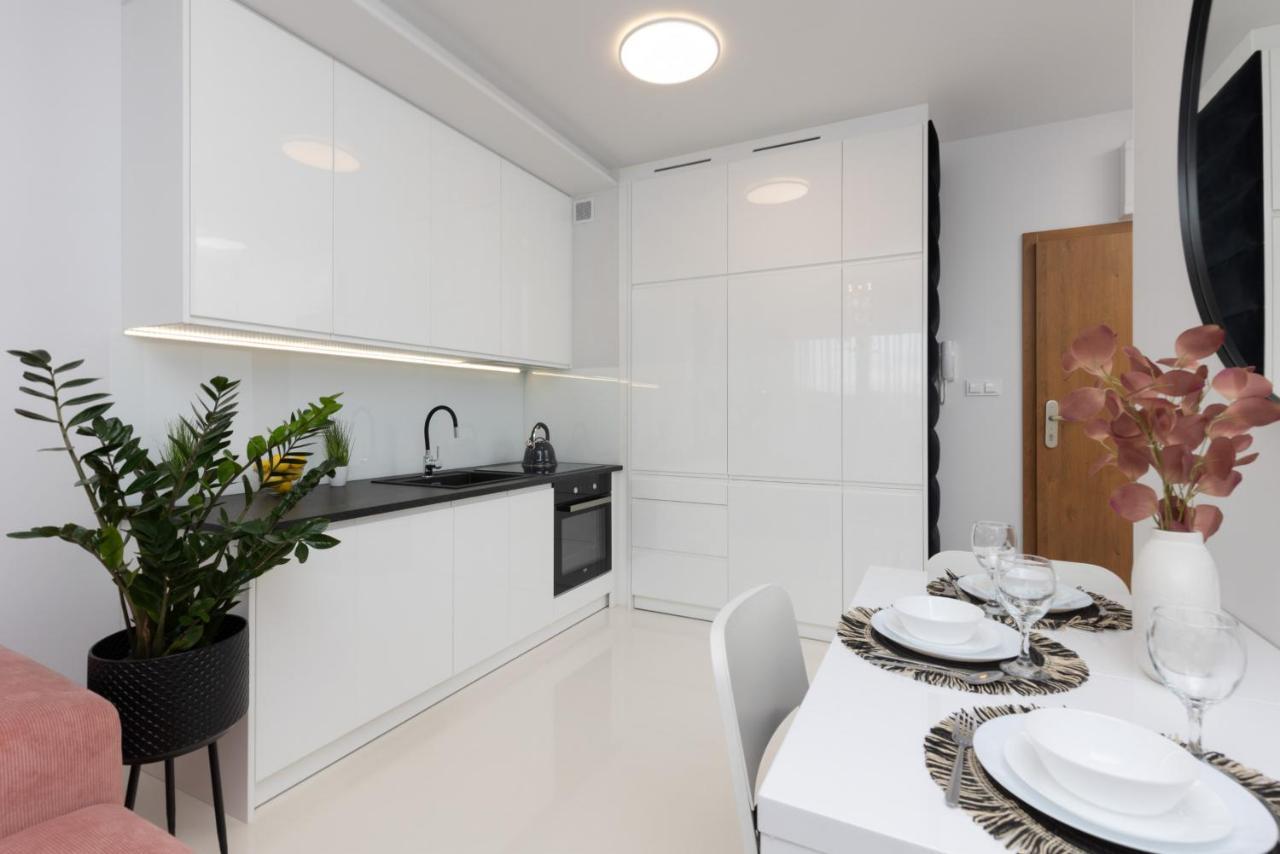 Stylish Przedpole With Balcony & Parking By Renters