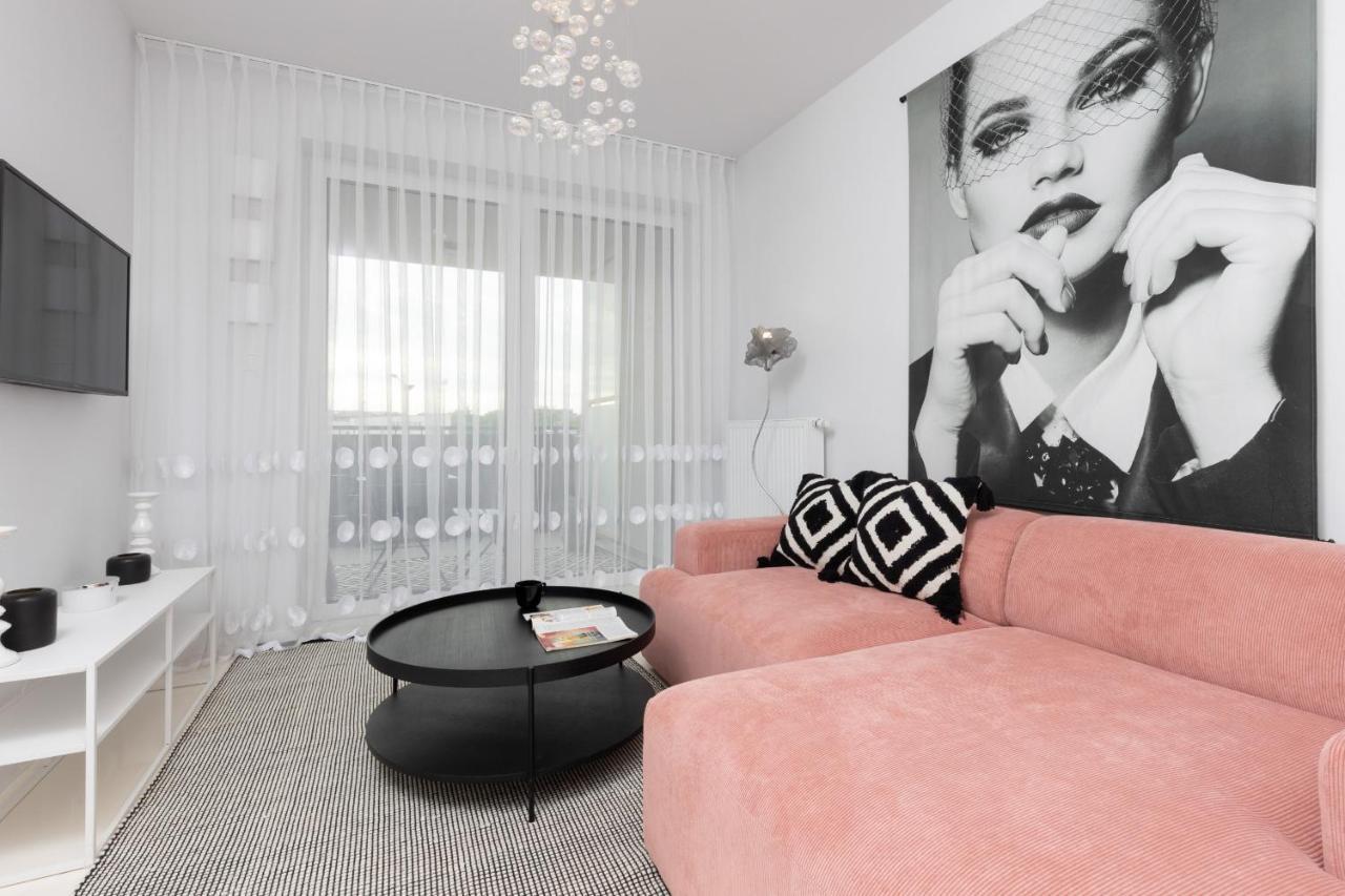 Stylish Przedpole With Balcony & Parking By Renters * Warsaw