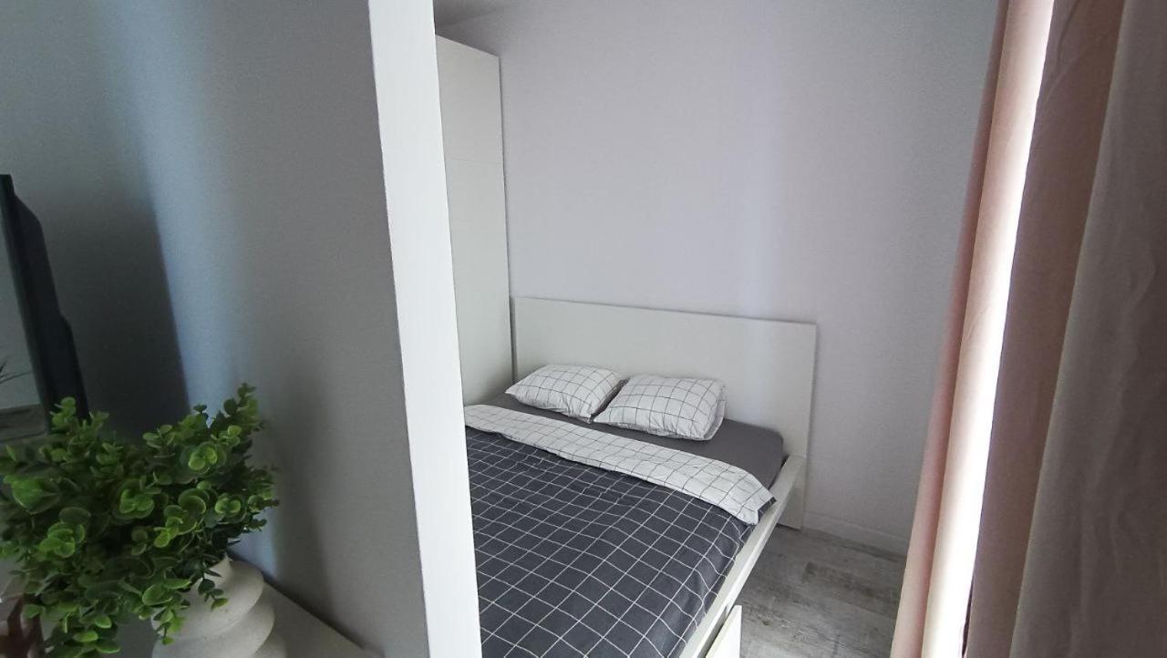 Apartament Niedaleko Centrum Warszawy *