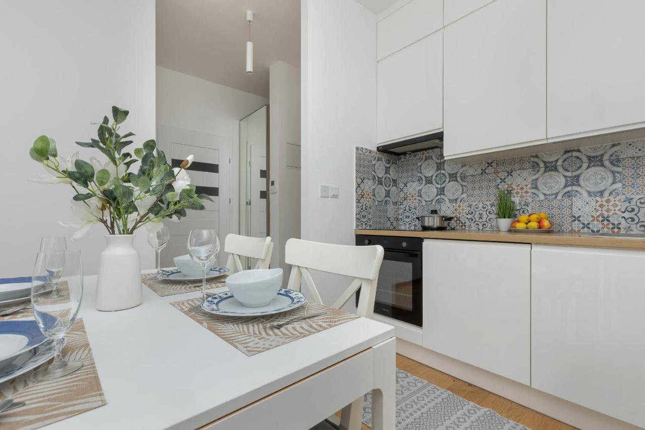 Business Pkp Aleje Jerozolimskie By Renters Apartment *