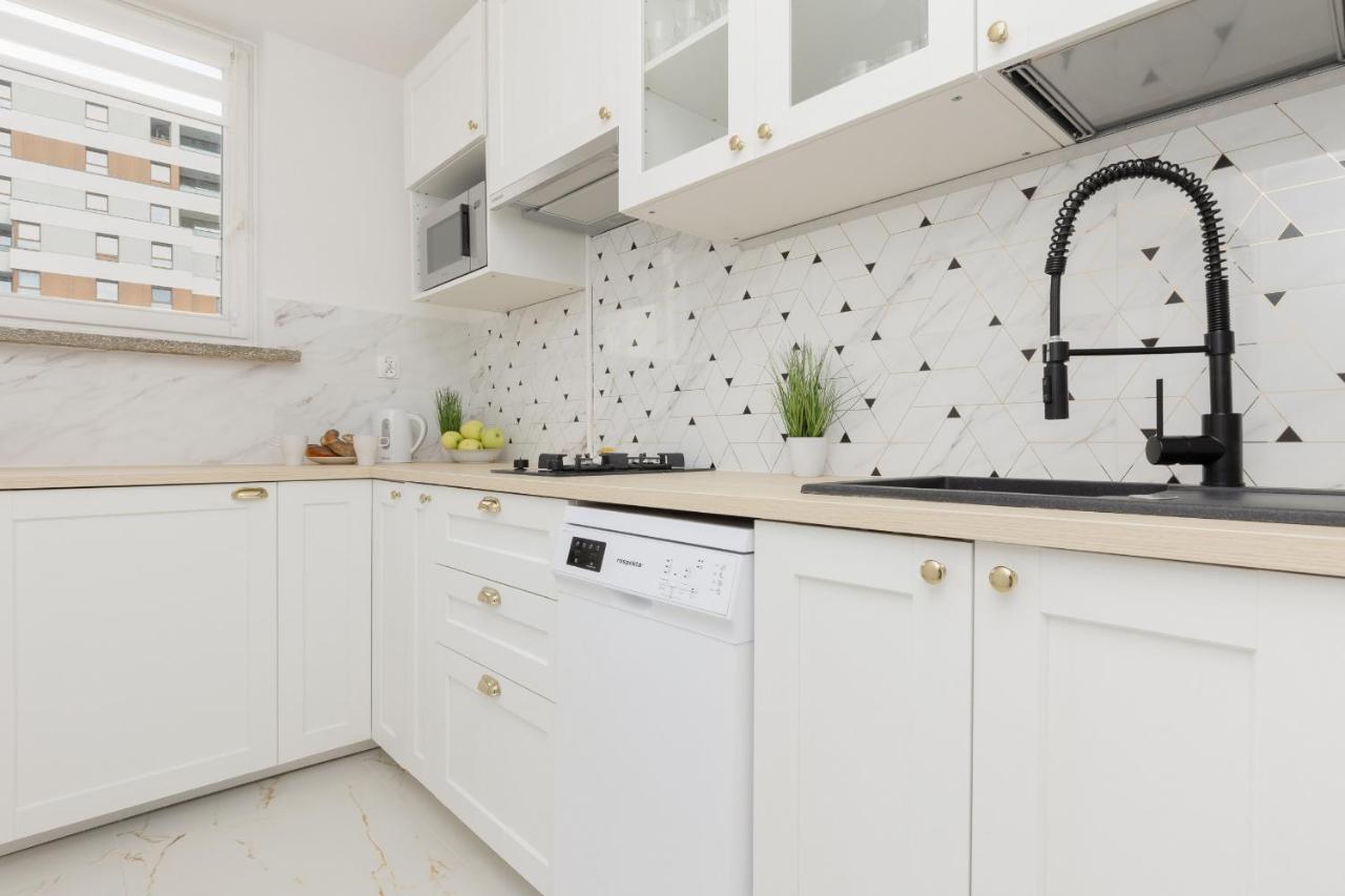 Center Skylines By Renters Apartment