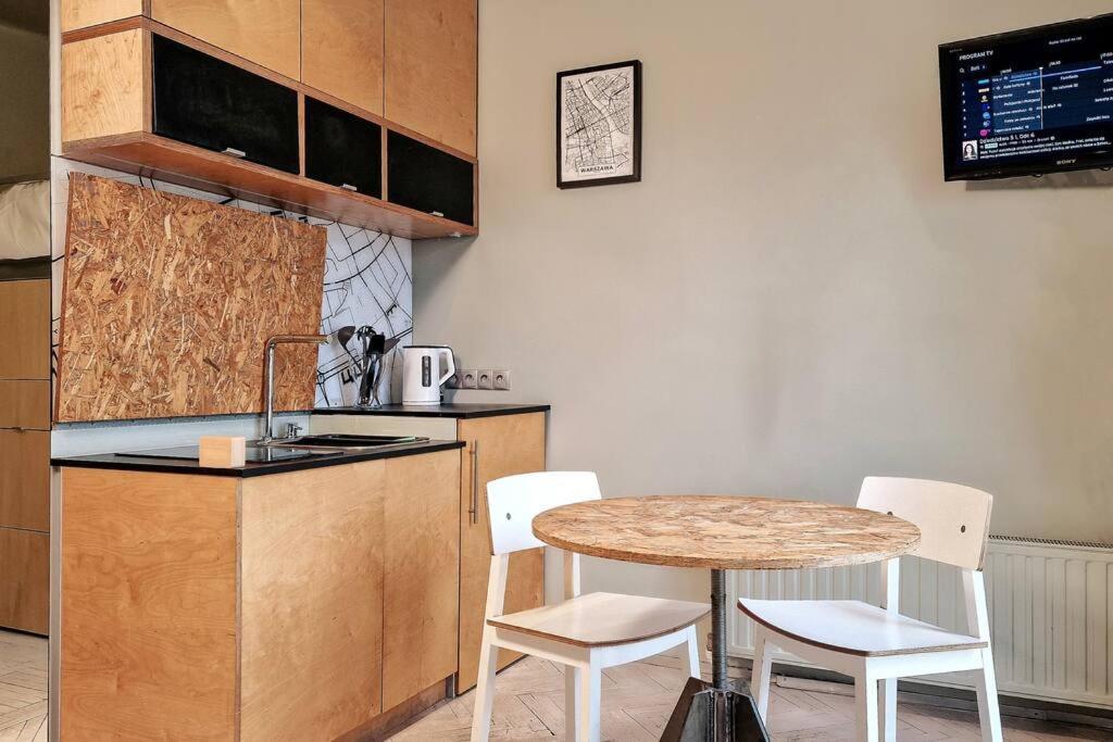 Free Parking - Creative Flat With Fast Wifi And Tv Apartment Warschau