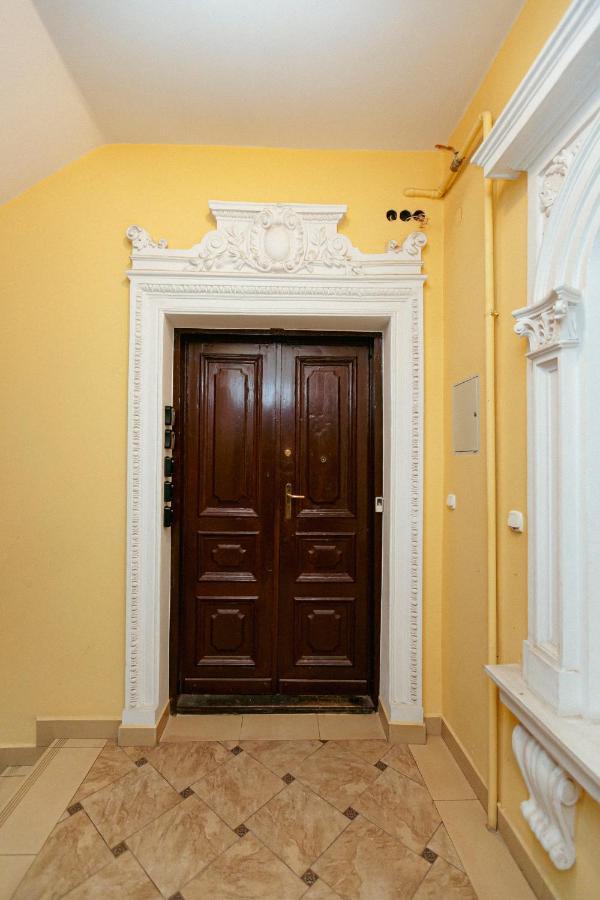 Apartment Wspolna 54a: With Free Parking Warsaw