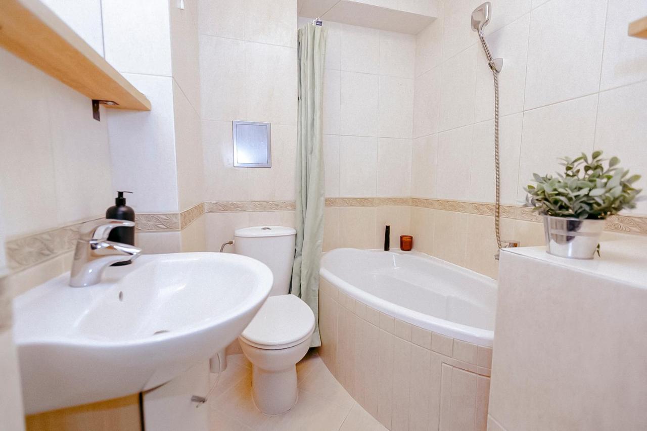 Salezego 6 Piekny Widok Na Stadion Narodowy Oraz Wisle Bardzo Duzy Balkon - Better Apartament