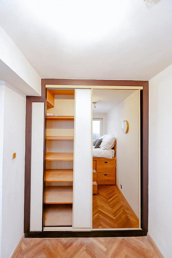 Apartament Salezego 6 Piekny Widok Na Stadion Narodowy Oraz Wisle Bardzo Duzy Balkon - Better
