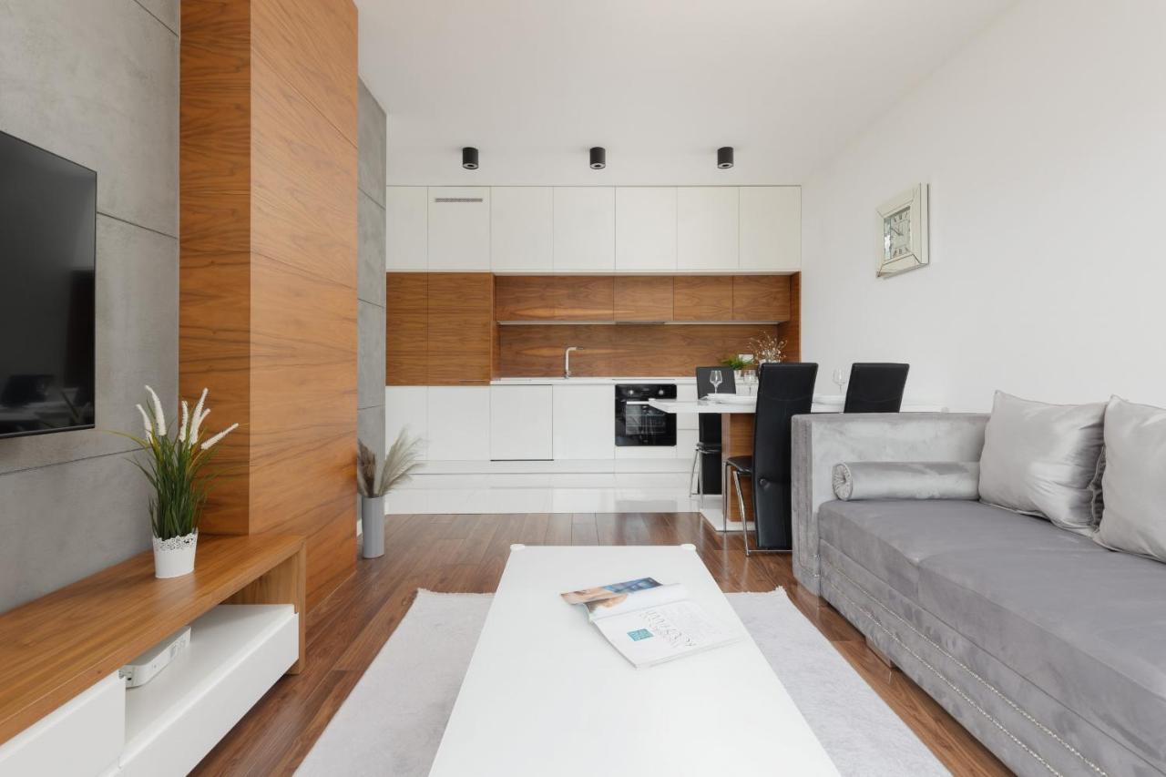 Silver Glam In Wilanow By Renters * Warsaw