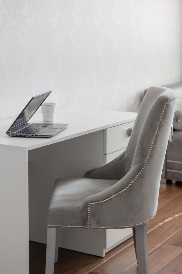 Apartment Silver Glam In Wilanow By Renters *