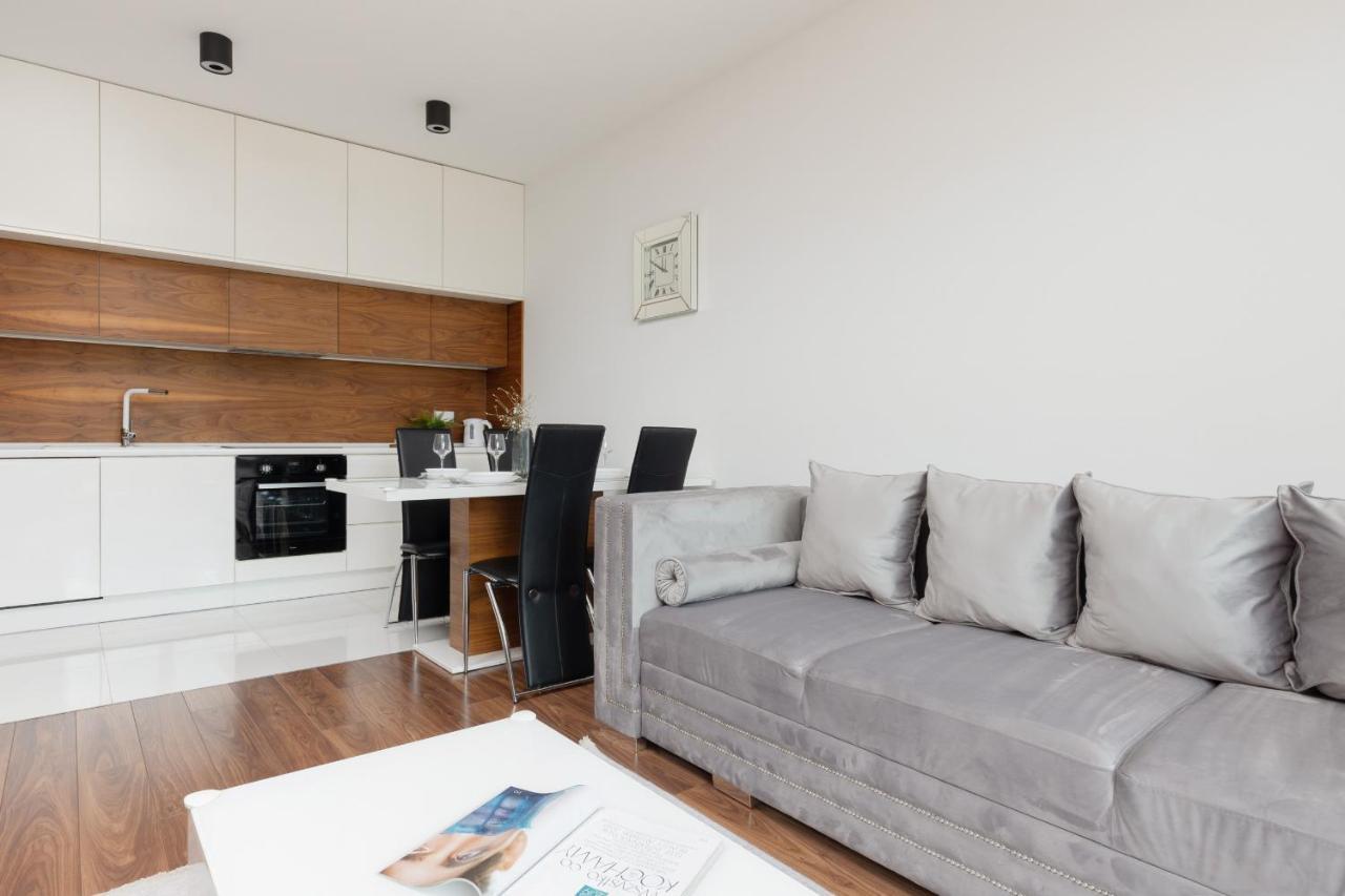 Silver Glam In Wilanow By Renters Apartment