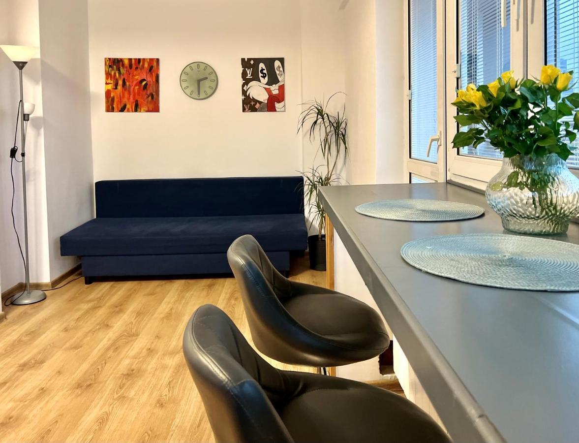 K22 Zgoda 13 Lite Centrum Warszawy Apartment Warsaw