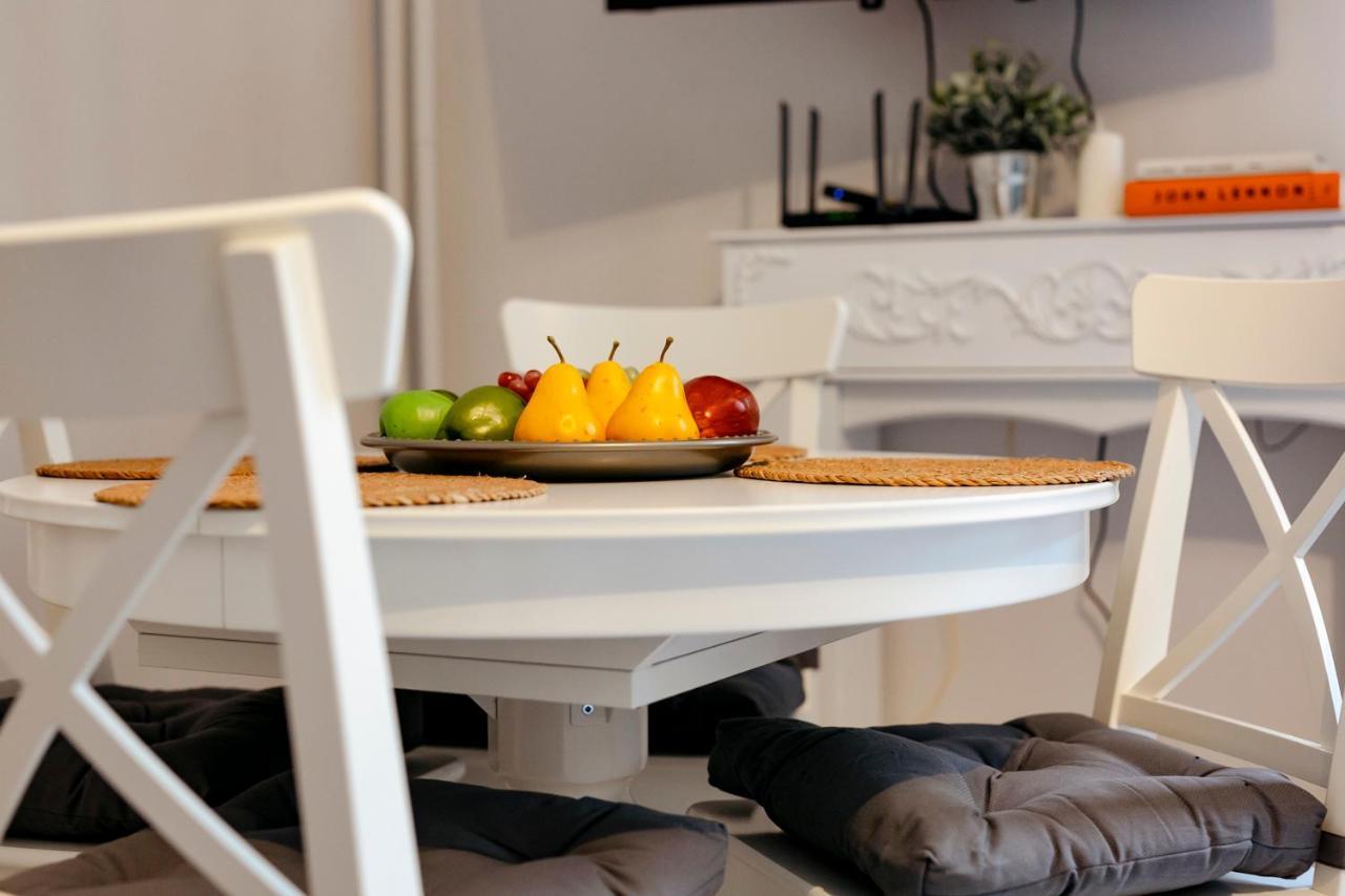 Wilcza 3g - 260m Od Ambasady Usa, 1km Od Dworca Centralnego Apartment Warsaw