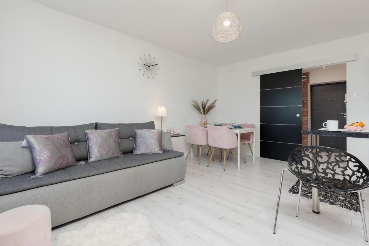 Bright & Cozy Near Metro Marymont By Renters Varsóvia