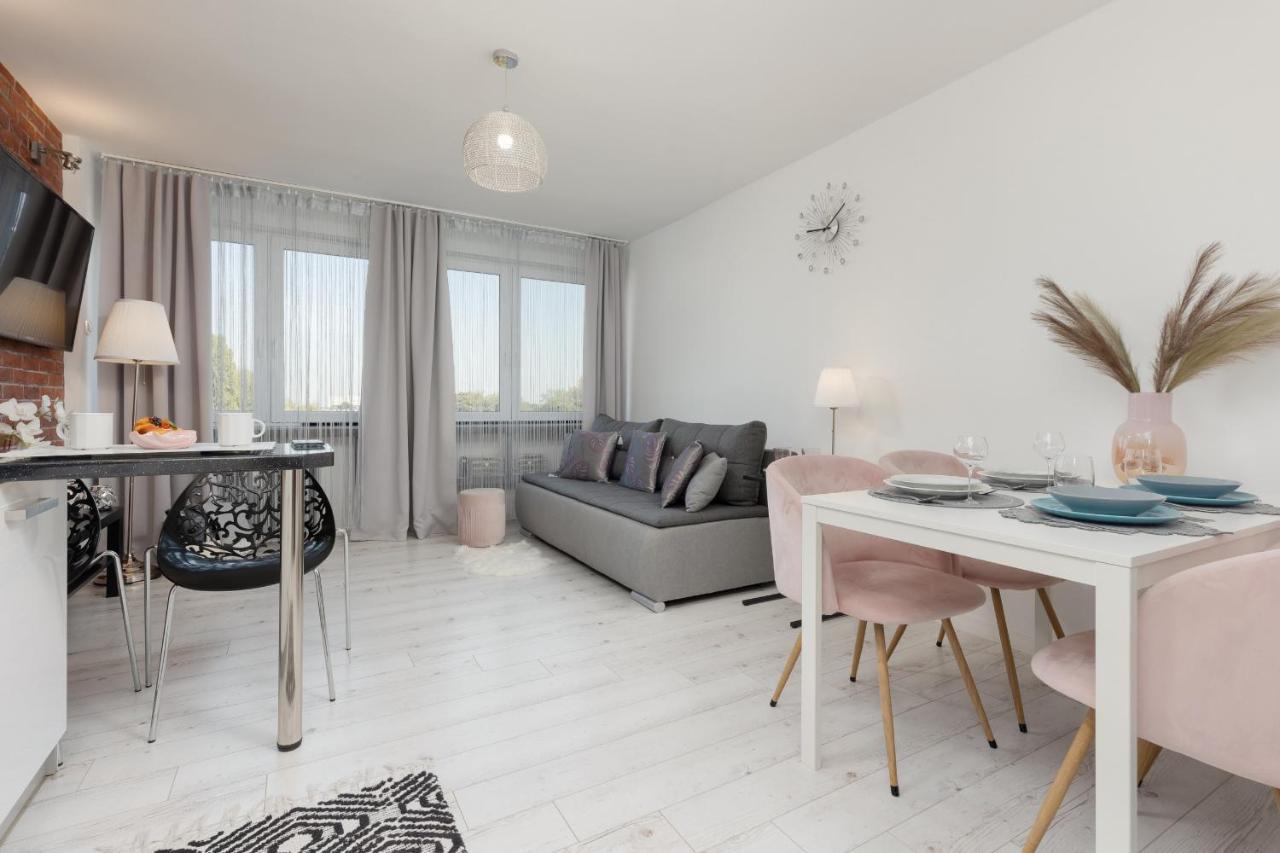 Apartamento Bright & Cozy Near Metro Marymont By Renters *
