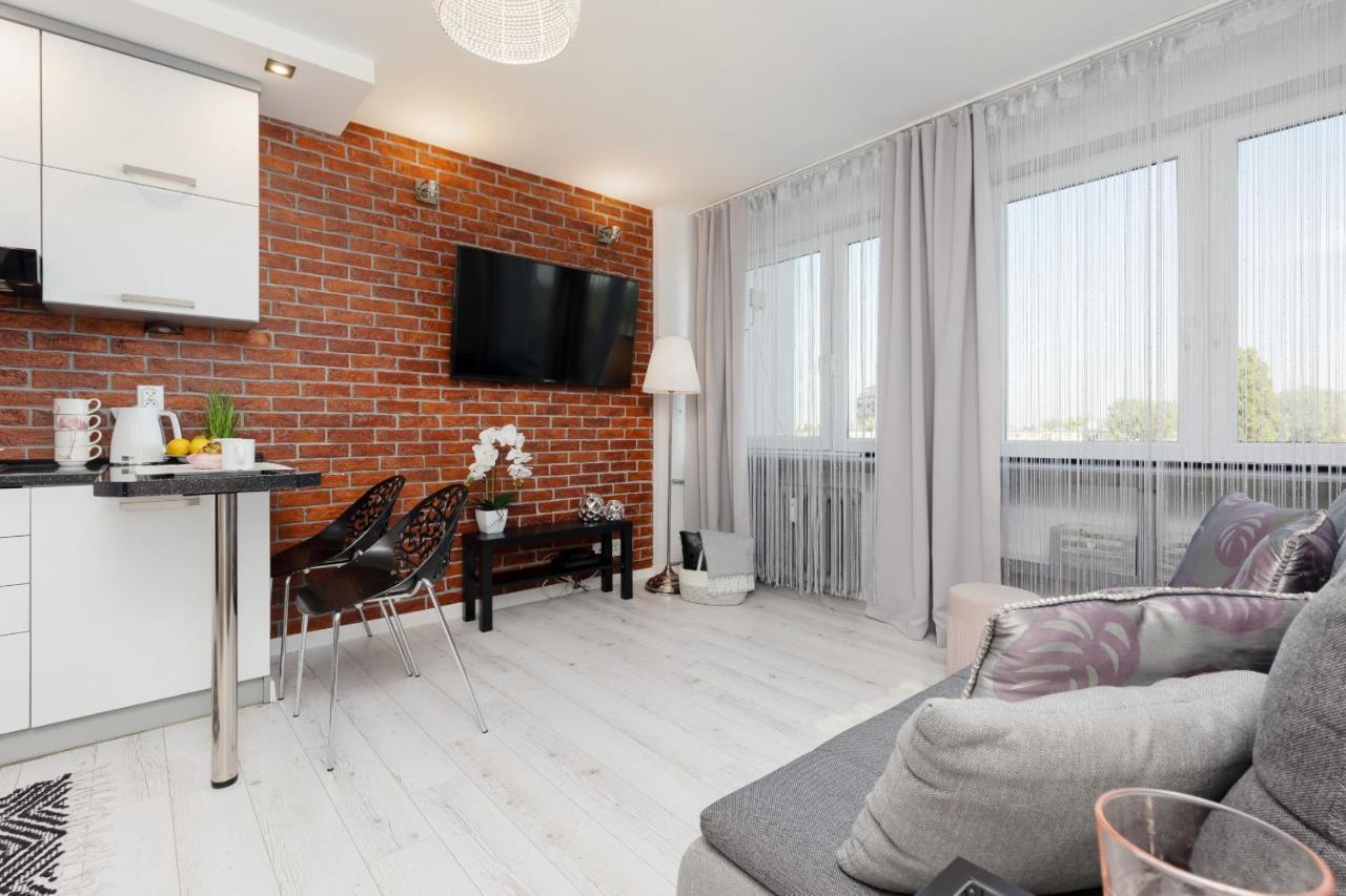 Apartamento Bright & Cozy Near Metro Marymont By Renters *