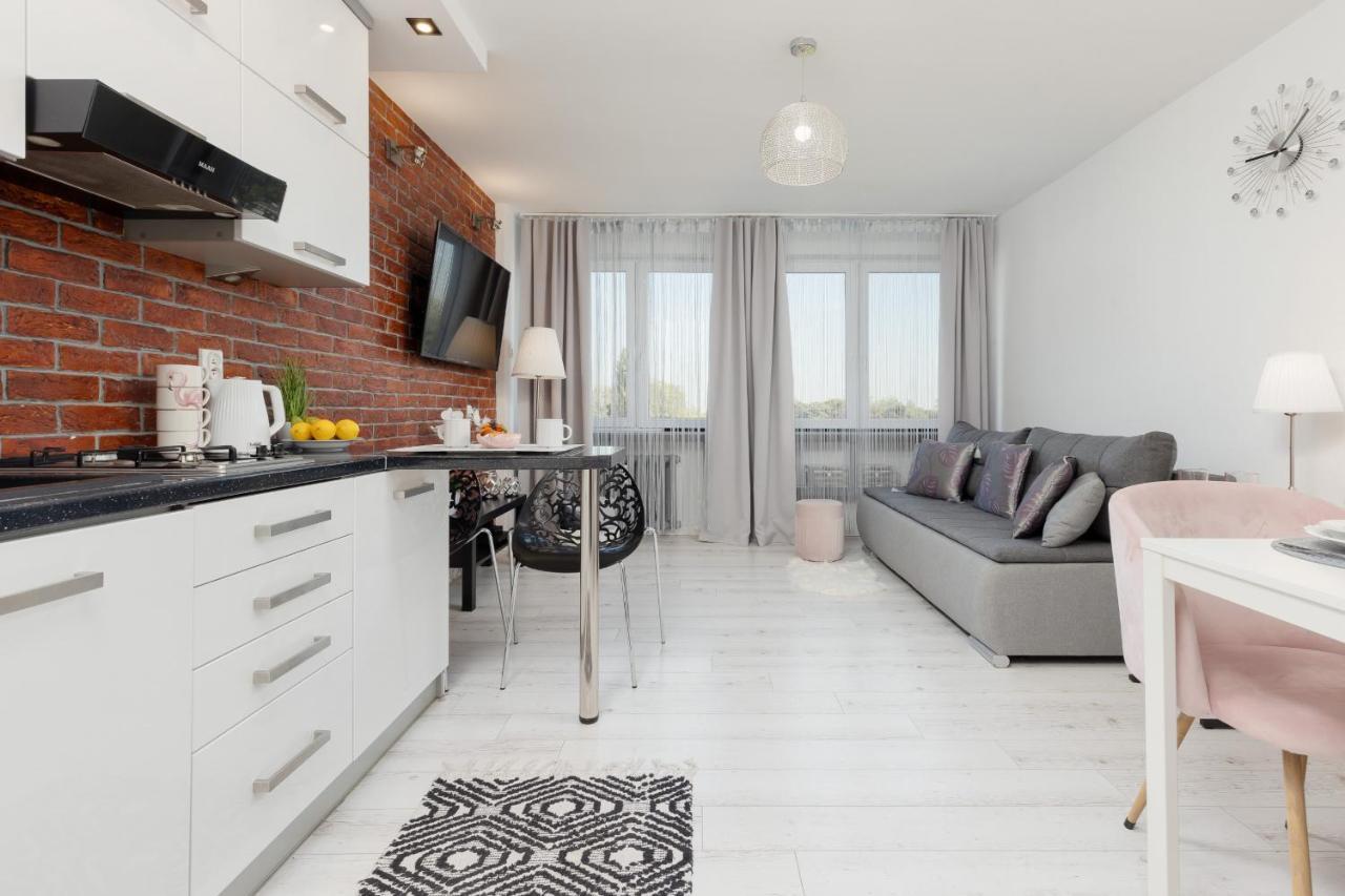 Bright & Cozy Near Metro Marymont By Renters * Varsóvia