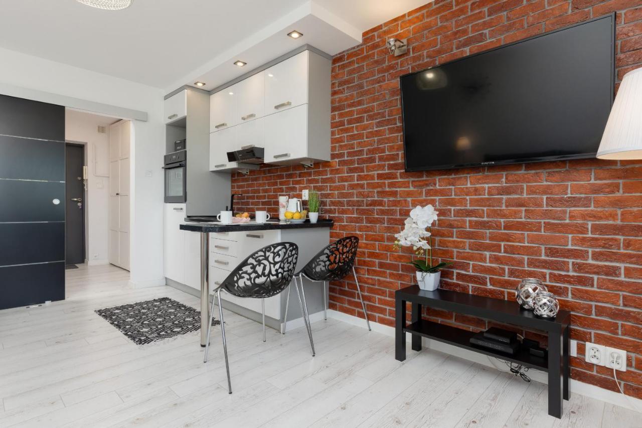 Apartamento Bright & Cozy Near Metro Marymont By Renters *