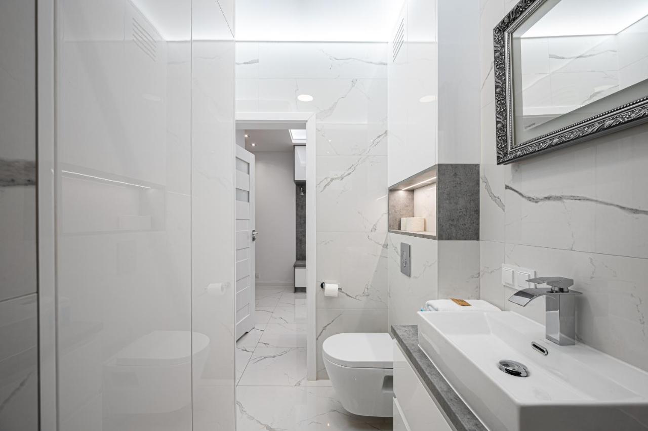 Bielany Luxury Apartment *