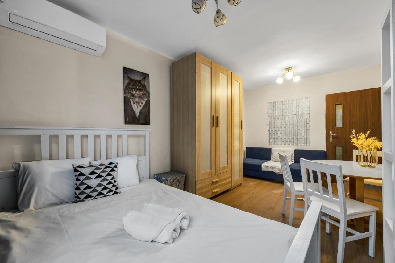 2br Metro Railwaystation Apartment