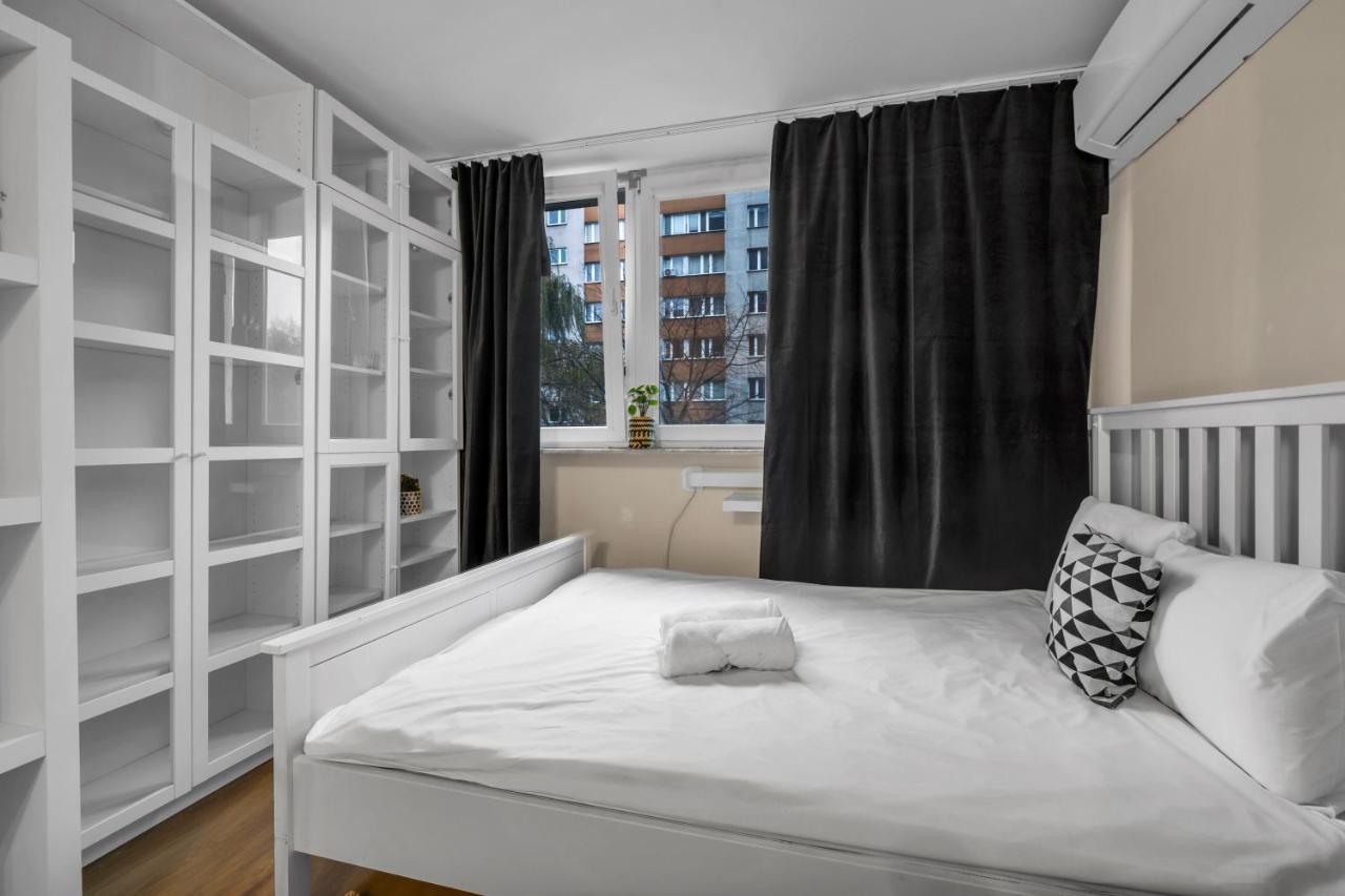 Apartment 2br Metro Railwaystation Warsaw