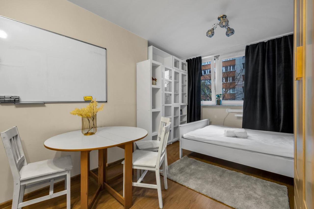 2br Metro Railwaystation Apartment Warsaw