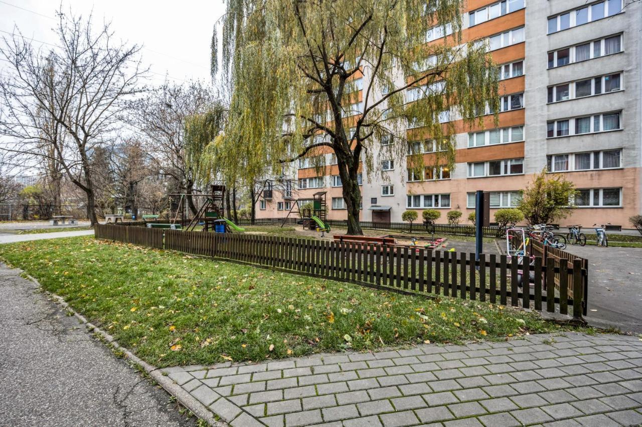2br Metro Railwaystation *