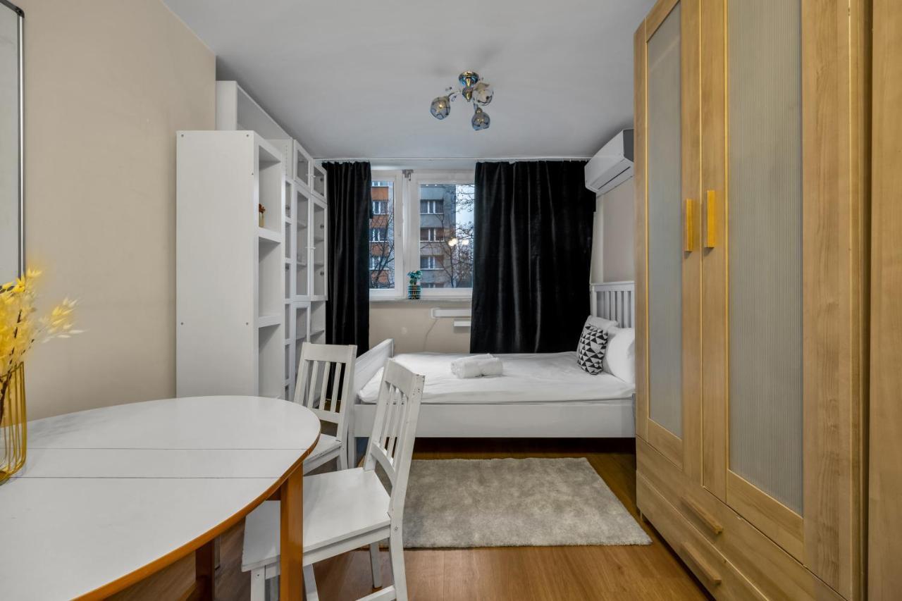 2br Metro Railwaystation Apartment