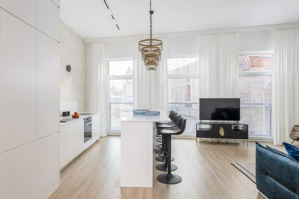 Apartment 1-Bedroom Apartment Near Metro *