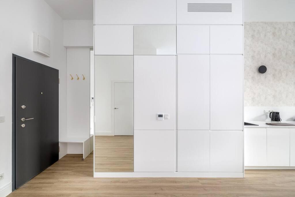 1-Bedroom Apartment Near Metro * Warsaw