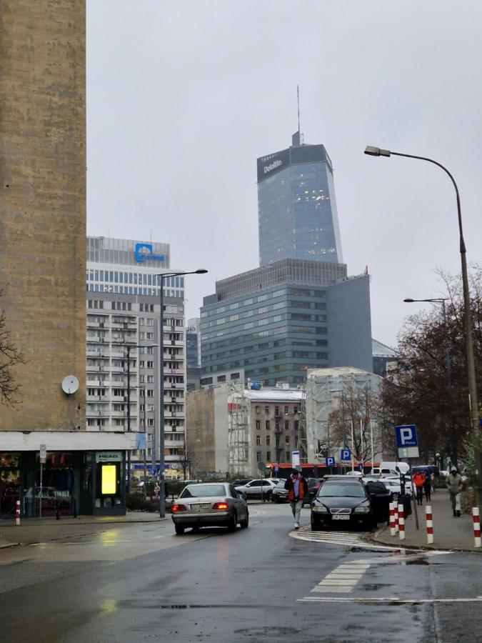 Vizzit Us Twarda * Warsaw