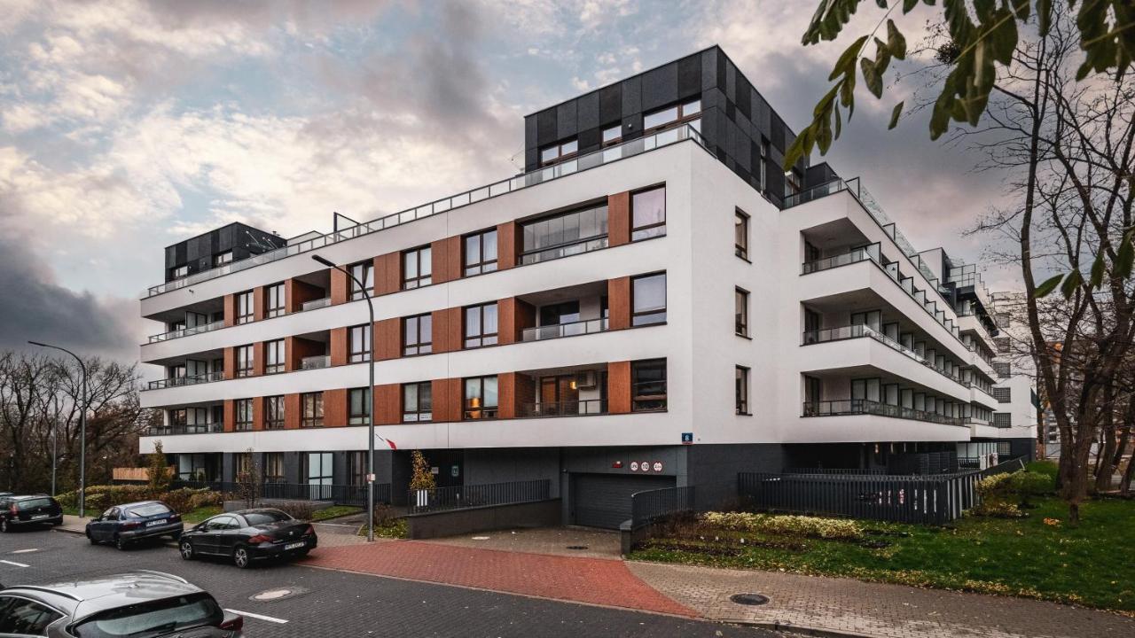 Metro Park - Bielany By Sun & Snow Apartment