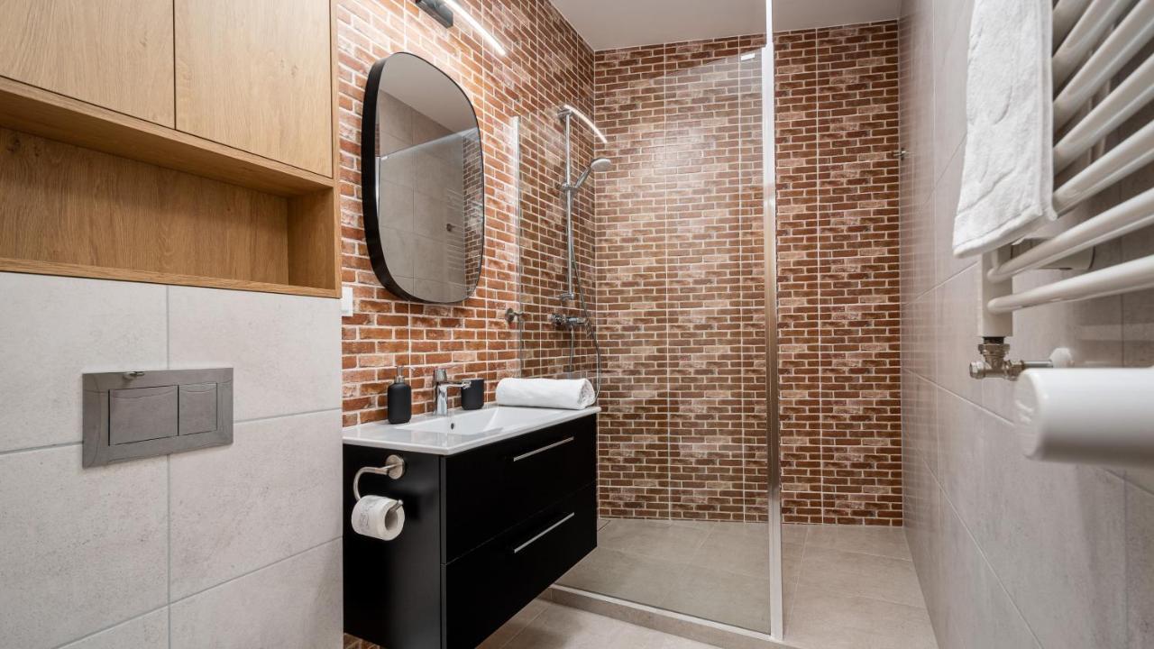 Metro Park - Bielany By Sun & Snow Apartment