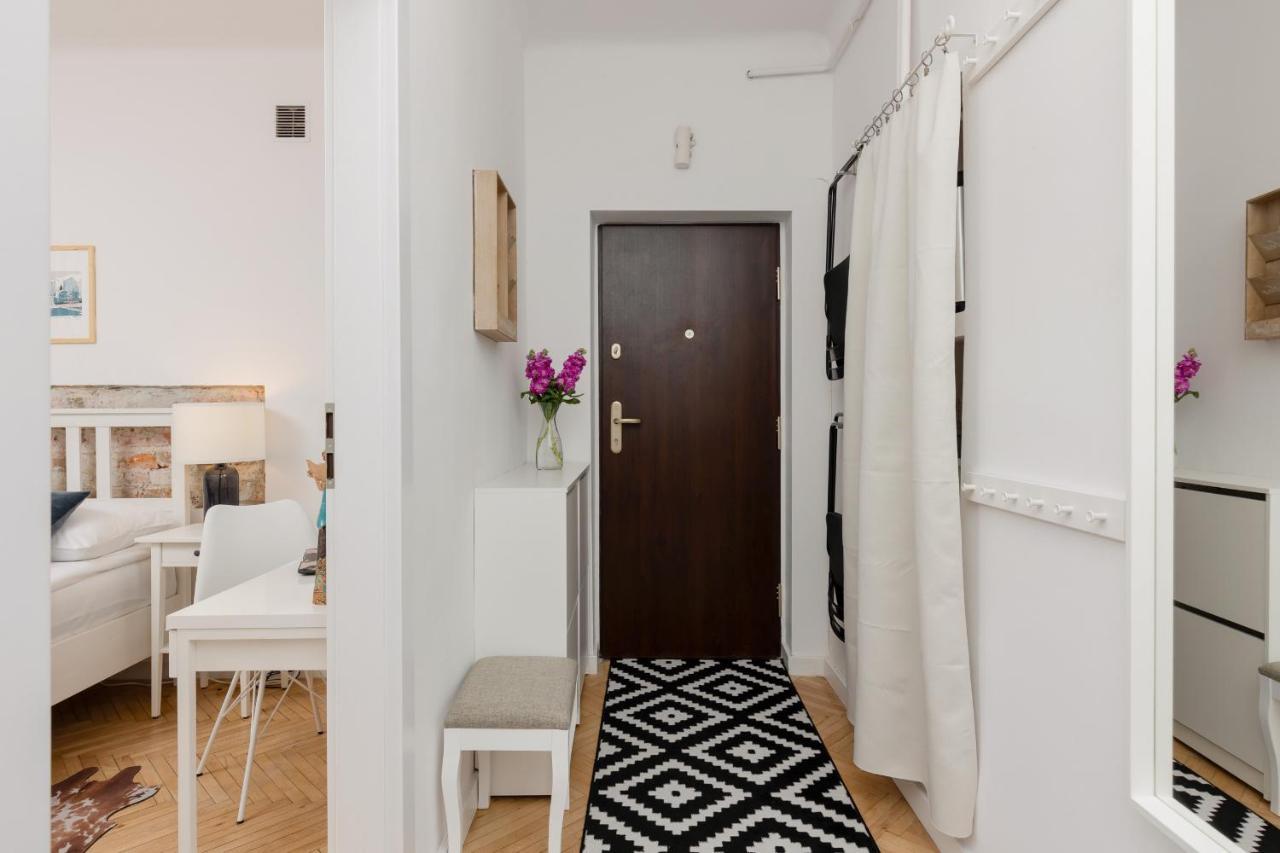 Stylish And Sweet In Near Park Lazienki By Renters Apartment Warschau