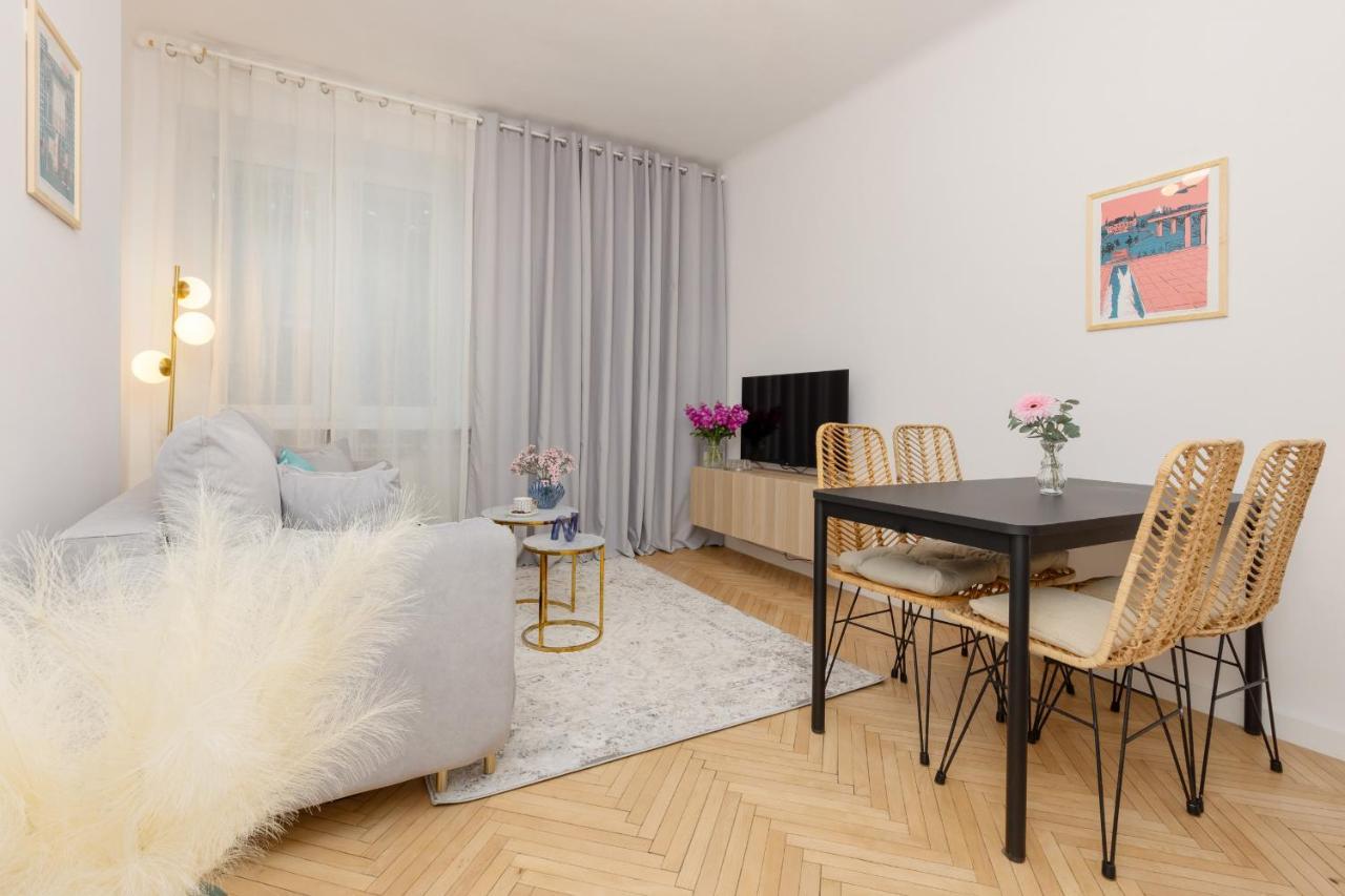Stylish And Sweet In Near Park Lazienki By Renters Apartment *