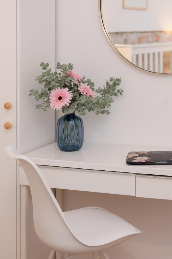 Stylish And Sweet In Near Park Lazienki By Renters Warschau