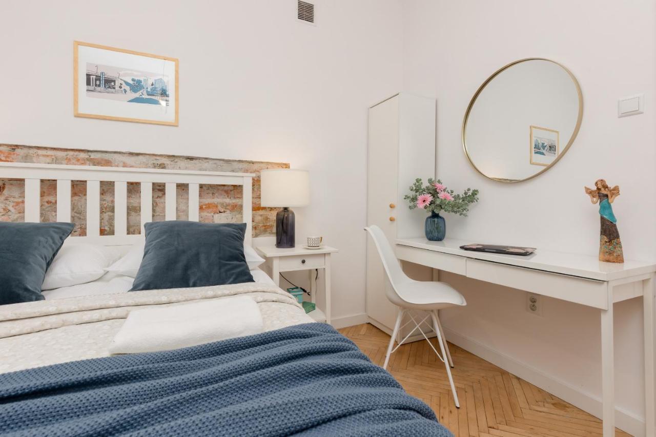 Stylish And Sweet In Near Park Lazienki By Renters Apartment