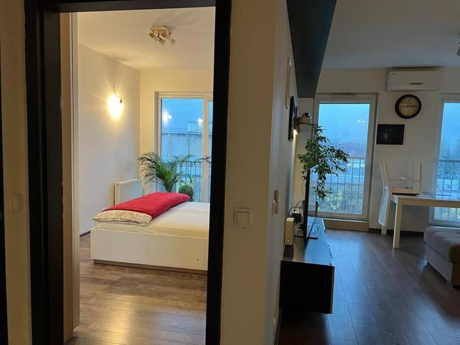Apartment Sloneczny I Wygodny Apartament Blisko Centrum I Metra Warschau