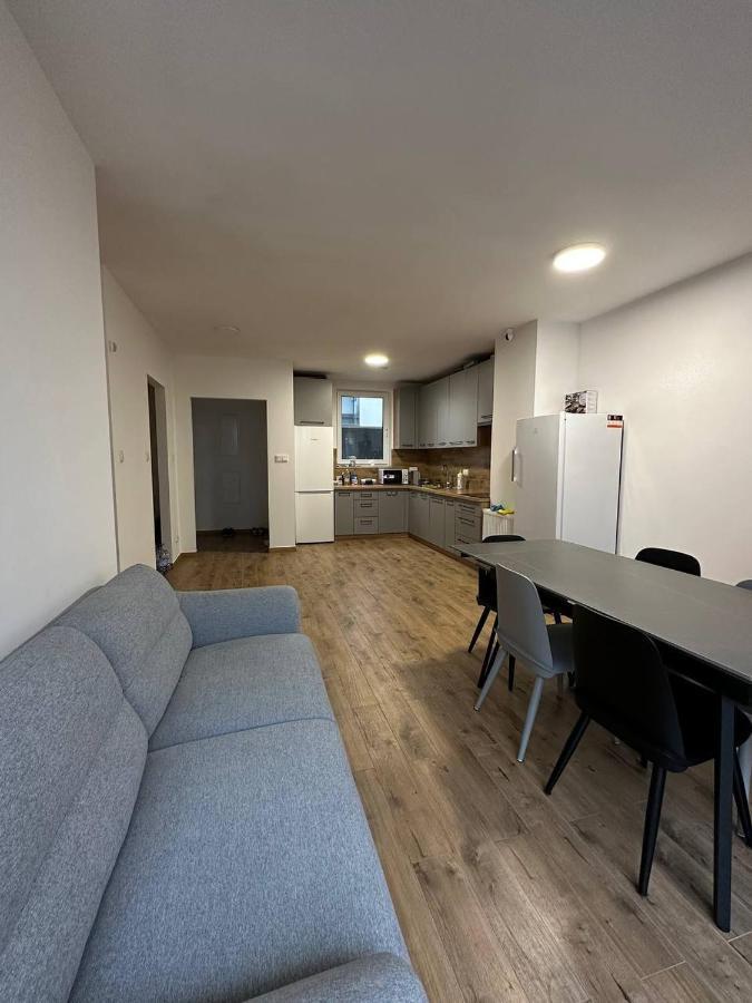 Separate In A New Townhouse In Varsóvia