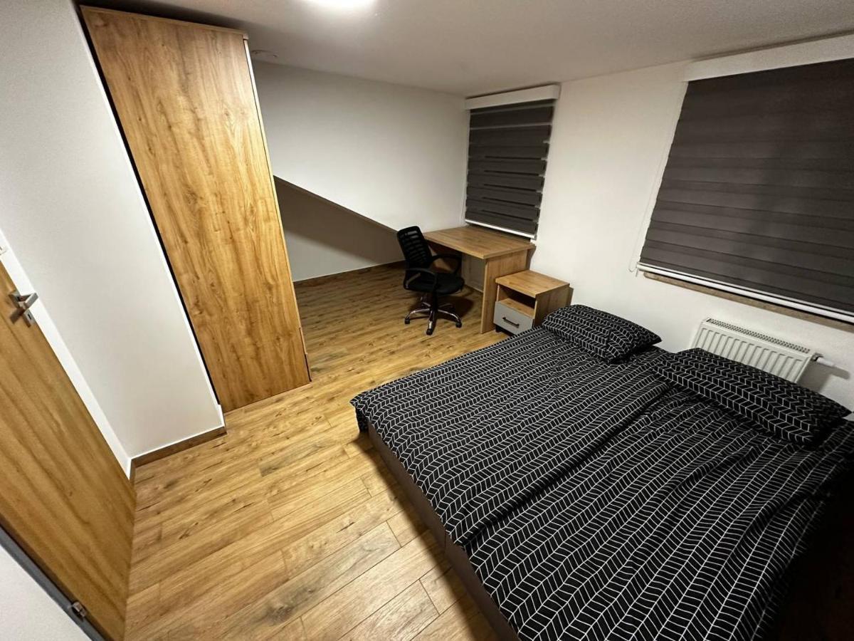 Double Twin #8 With Private Bathroom