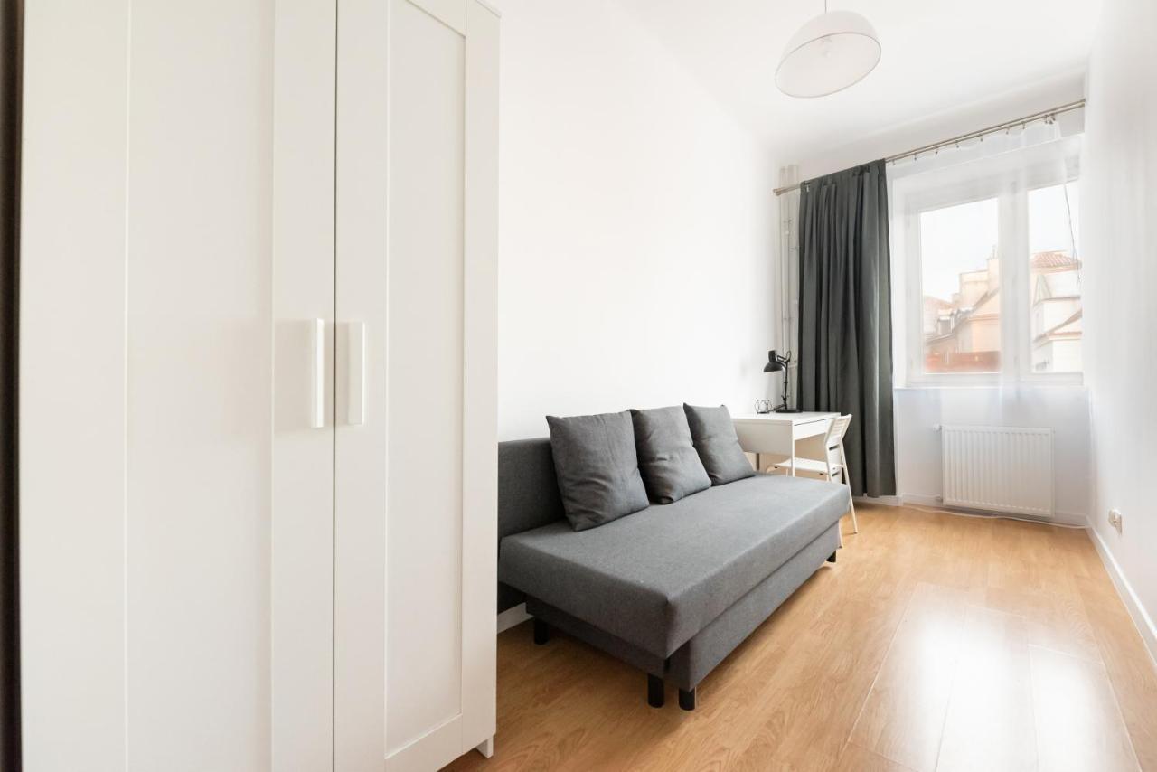 Old Town 5-bedroom Apartment