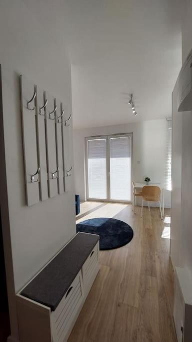 Zyczliwy Z Garazem Apartment Warsaw