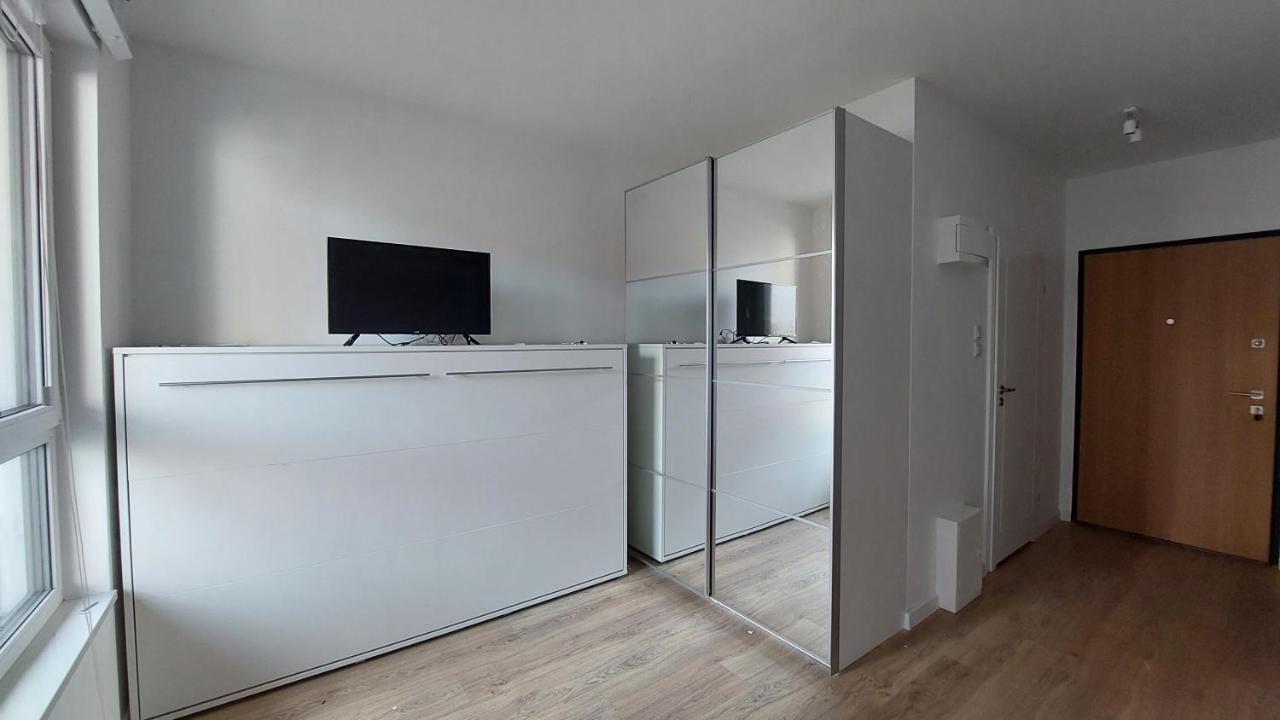 Zyczliwy Z Garazem * Warsaw