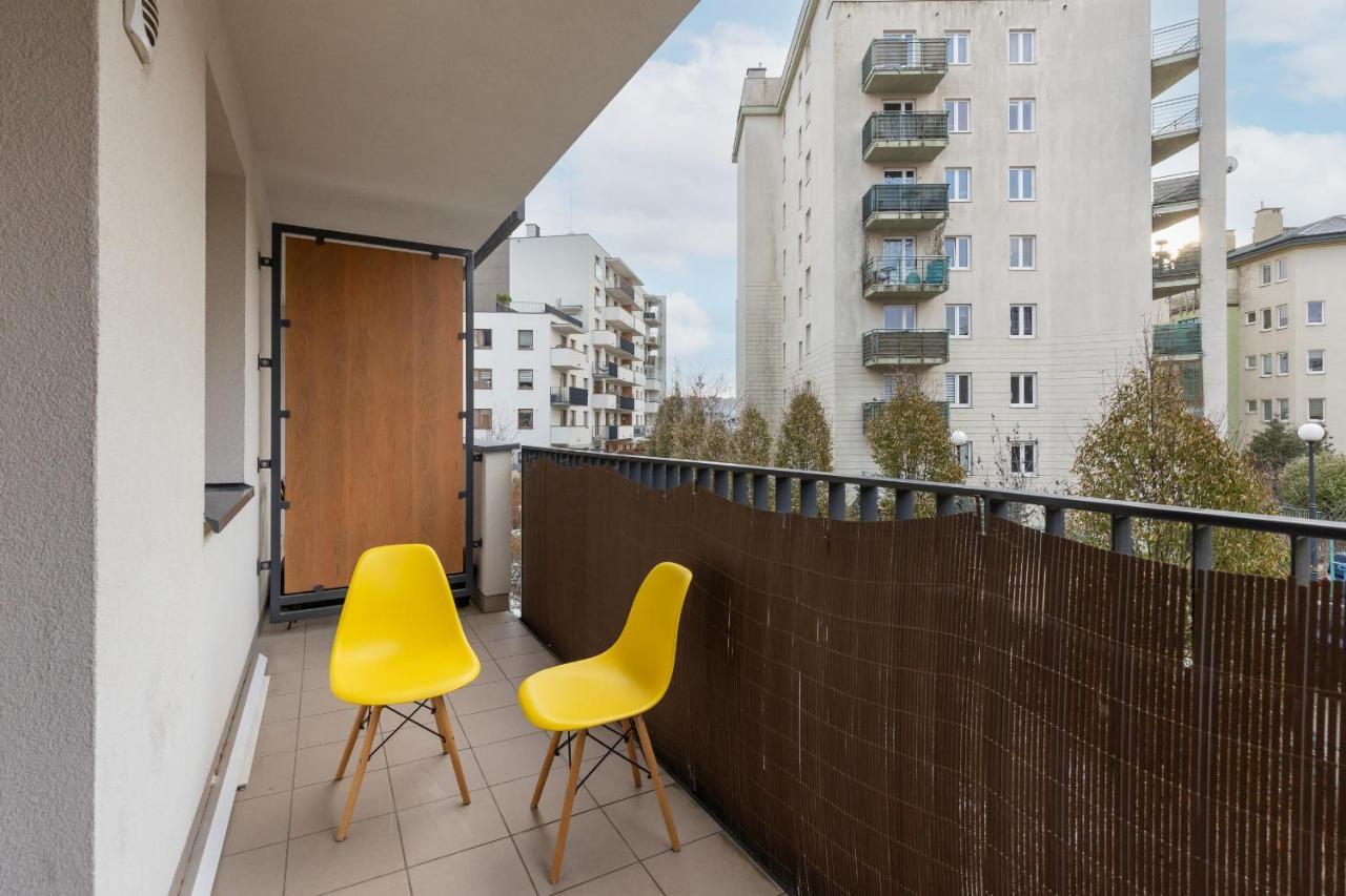 Spacious In With Balcony And Parking By Renters