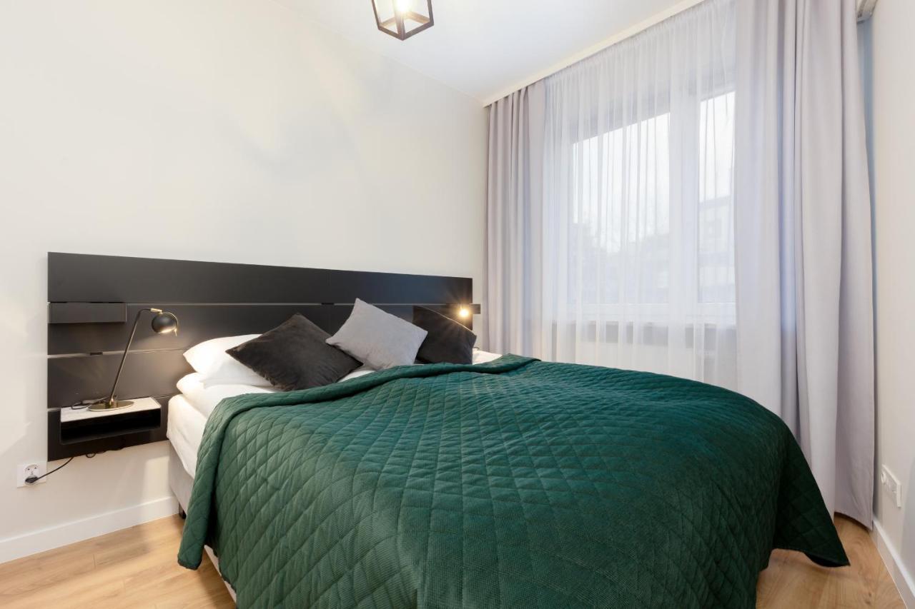Apartment Spacious In With Balcony And Parking By Renters