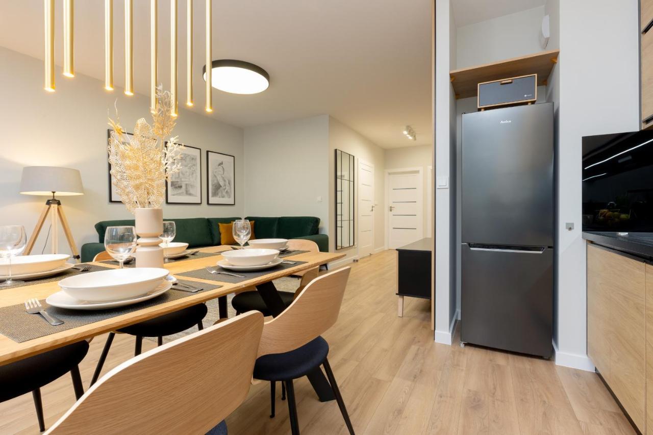 Apartment Spacious In With Balcony And Parking By Renters *