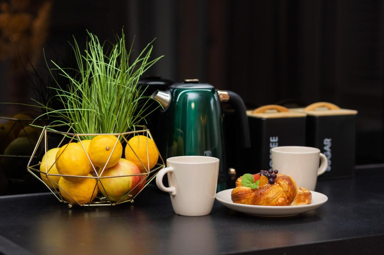 Căn hộ Spacious In With Balcony And Parking By Renters Warsaw