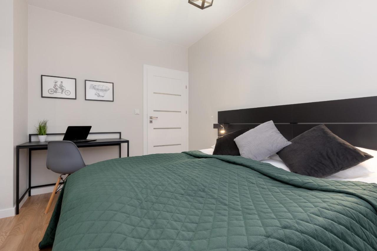 Apartment Spacious In With Balcony And Parking By Renters