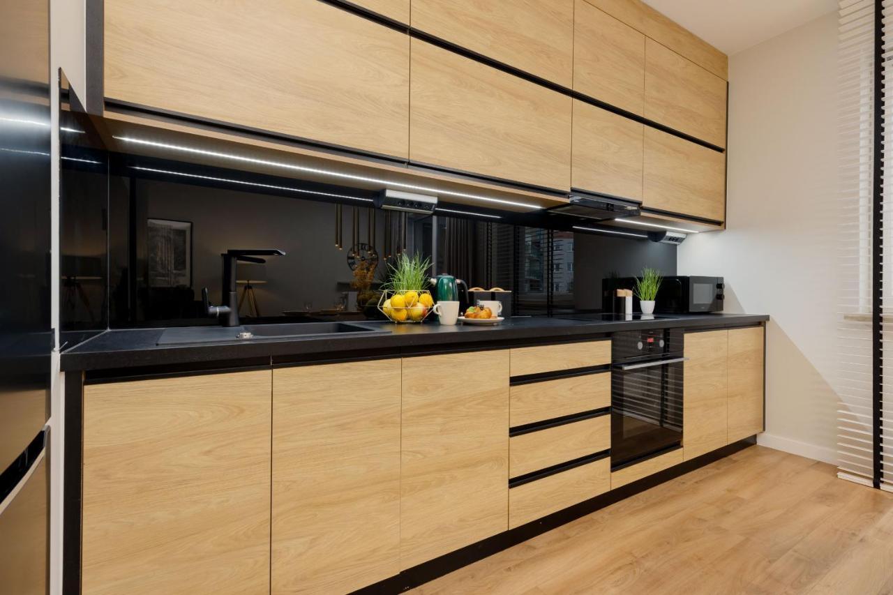 Apartment Spacious In With Balcony And Parking By Renters *
