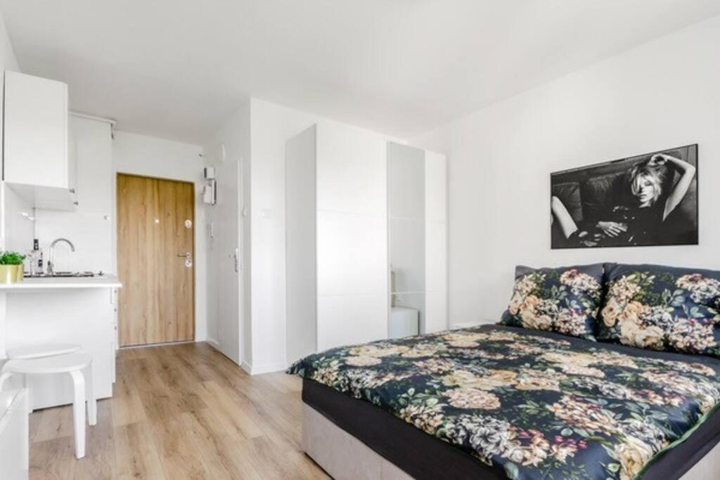 20m2 Studio, Near Chopin Airport, Cozy And Quite Apartment *