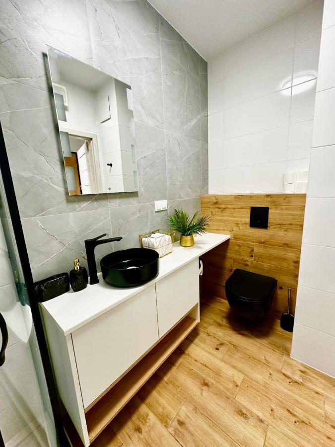 Modern Space Apartment *