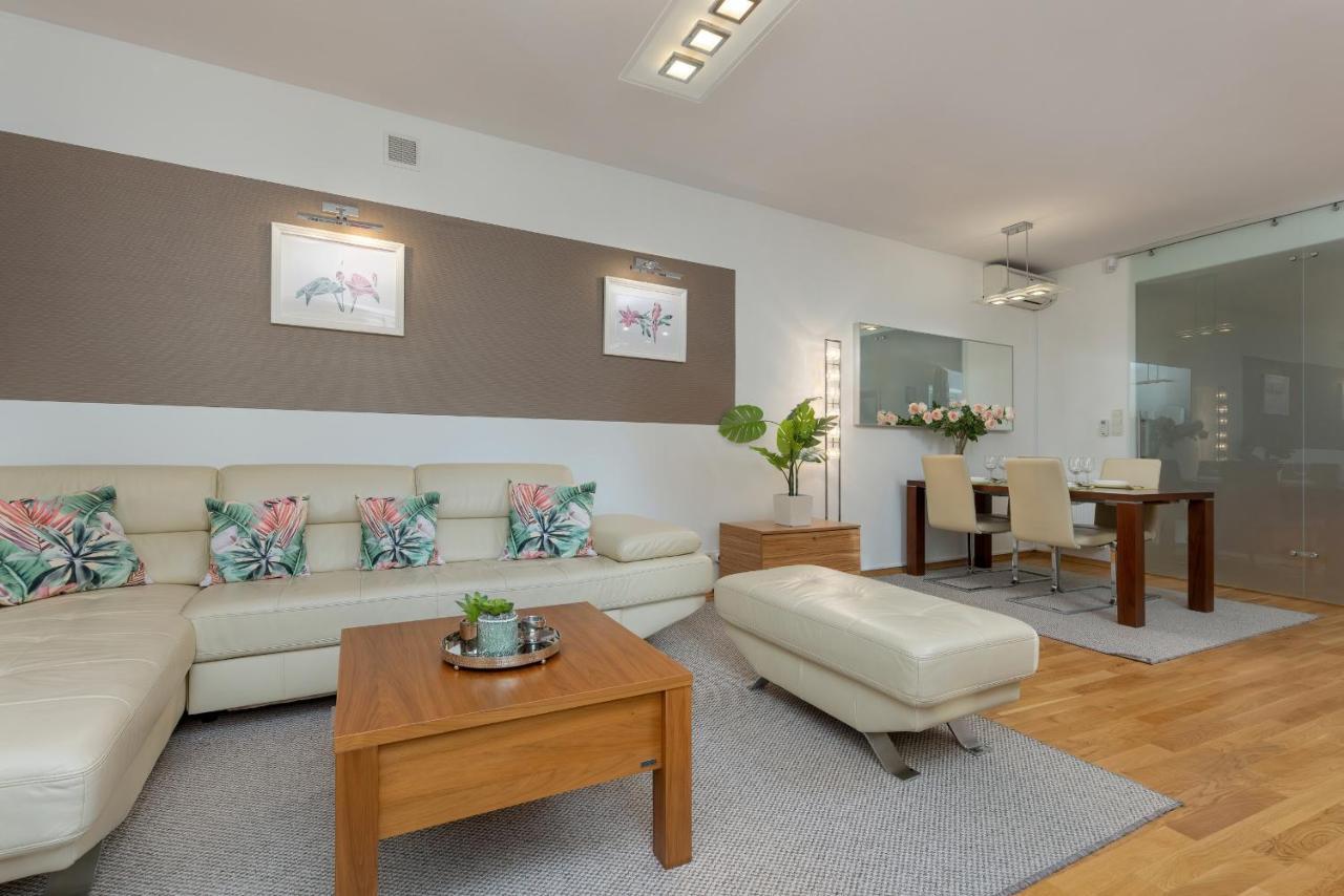 Cosy With Parking In The Centre By Renters Apartment *